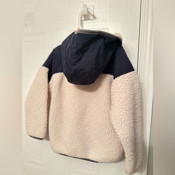 Old Navy Unisex cozy Sherpa Zip Jacket with hoodie.Size 3T. White&blue - Picture 4 of 6